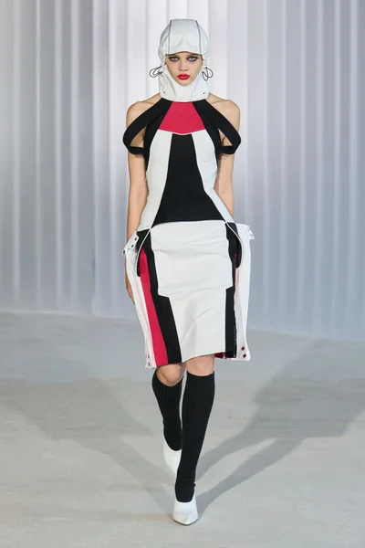 Look 11